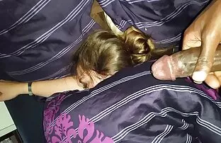 XXX बड़े के साथ सेक्स और उसके लिंग पर सेक्सी हद मूवी टैटू ने उसके पैर फैला दिए ।