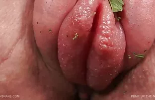 XXX सौना में हाथ पैर धूम्रपान। सेक्सी पिक्चर फुल मूवी