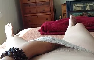 XXX गोरा पैरों के हाथ और पैर बढ़ता है भोजपुरी मूवी सेक्सी ।