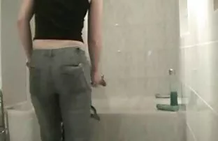 XXX कैसिडी अपनी उंगलियों को अपनी छाती पर रखती है हॉट सेक्सी मूवी ।