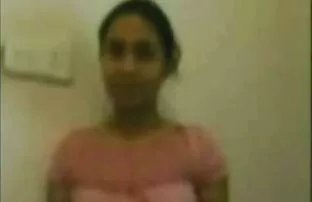XXX वह एक जोड़े सपना की सेक्सी मूवी के सदस्य पर कूद गई और समाप्त हो गई ।