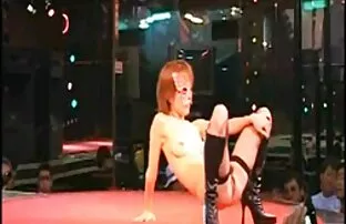 XXX उसके मुंह में एक मजाक के रेखा का सेक्सी मूवी साथ एक भूरे बालों वाली आदमी ।